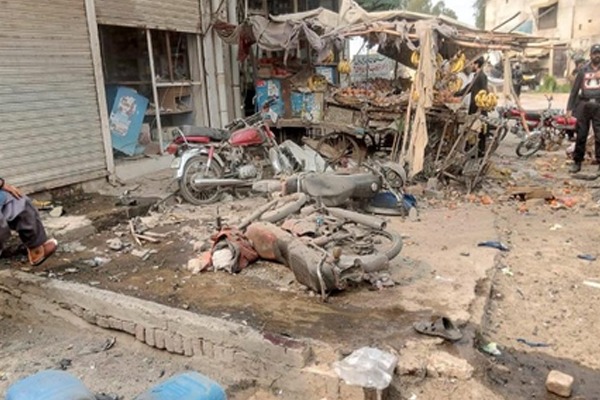 पाकिस्तान के खैबर पख्तूनख्वा में शादी समारोह के दौरान आत्मघाती हमला, छह लोगों की मौत