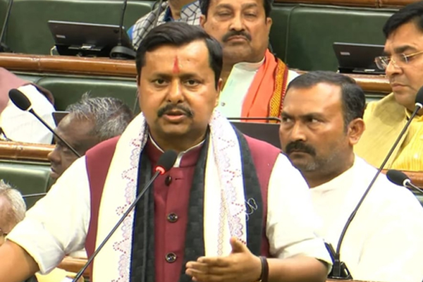 नितिन नवीन पहुंचे विधानसभा, कहा- ‘लोकतंत्र की जननी’ बिहार में इस सदन का योगदान हमेशा रहेगा