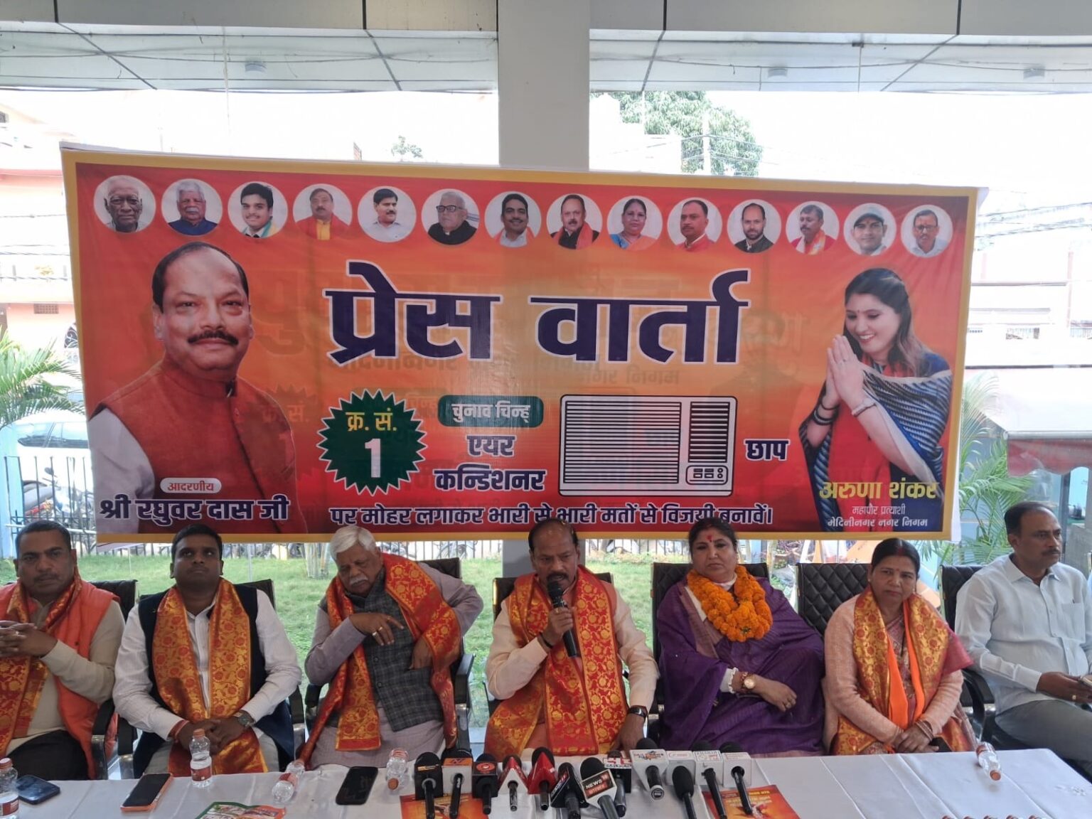 झारखंड को विनाश की ओर ले जा रहे हैं झामुमो, कांग्रेस और राजद : रघुवर दास