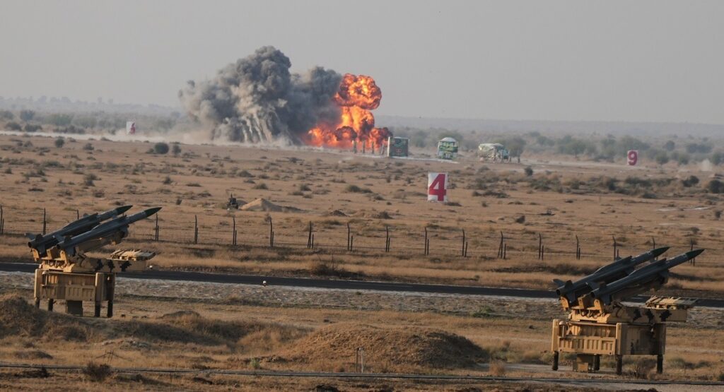 पोखरण में वायु सेना का सबसे बड़ा प्रदर्शन वायु शक्ति कल, पहली बार लड़ाकू हेलीकॉप्टर प्रचंड में उड़ान भरेंगी राष्ट्रपति