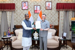 झारखंड में शराब घोटाले की सीबीआई जांच हो’, बाबूलाल मरांडी ने राज्यपाल से की मांग