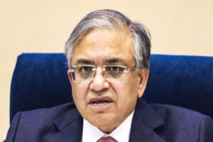 बंगाल में चुनाव आयोग का एक्शन: डीजीपी और कोलकाता पुलिस कमिश्नर को हटाया, सिद्ध नाथ गुप्ता को पुलिस की कमान