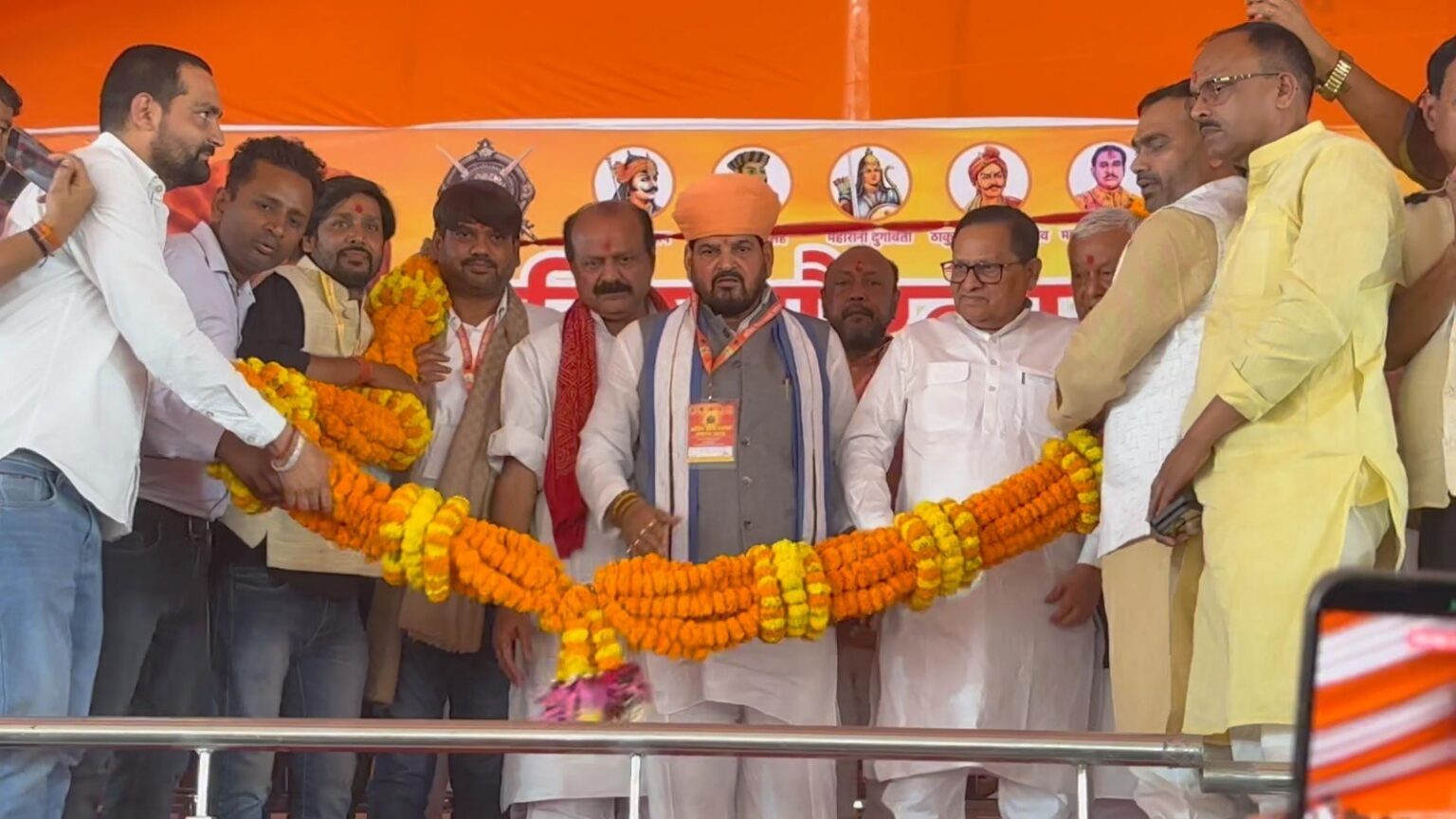 क्षत्रिय समाज की समस्याओं को मिलकर करें दूर : बृजभूषण