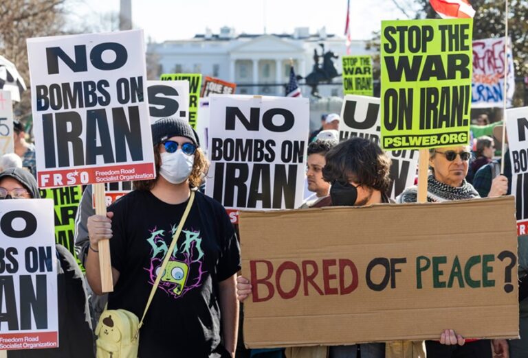 महायुद्ध का नया फ्रंट: ट्रंप के अवैध युद्ध के खिलाफ वाशिंगटन और न्यूयॉर्क में भारी विरोध