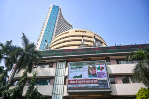 मध्य पूर्व तनाव कम होने के संकेतों के बीच शेयर बाजार में लौटी हरियाली, सेंसेक्स-निफ्टी में 2 प्रतिशत से ज्यादा की उछाल