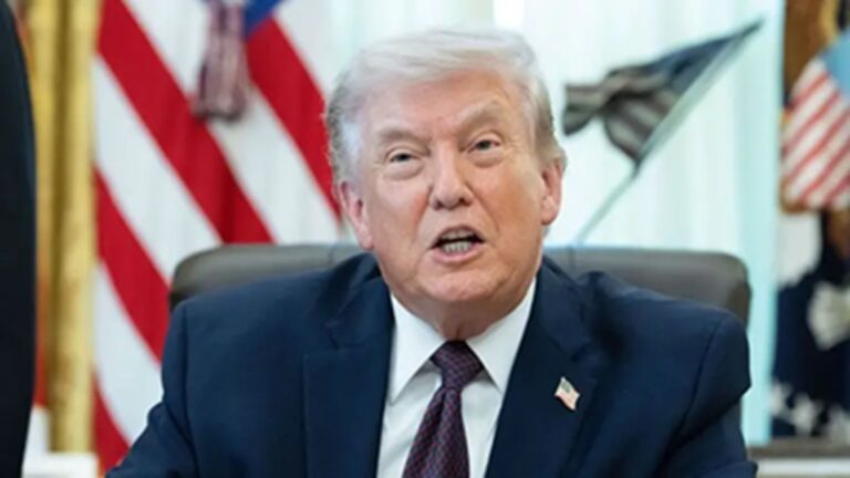 तेहरान में भीषण हमले का दावा : ट्रंप बोले-ईरान के कई शीर्ष सैन्य अधिकारी मारे गए