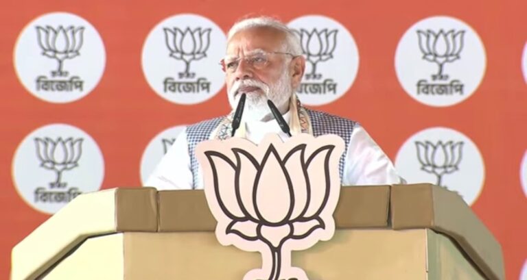 बंगाल में बदलाव तय, सत्ता परिवर्तन के बाद जनता को लूटने वालों से लिया जाएगा हिसाब, कूच बिहार में गरजे मोदी