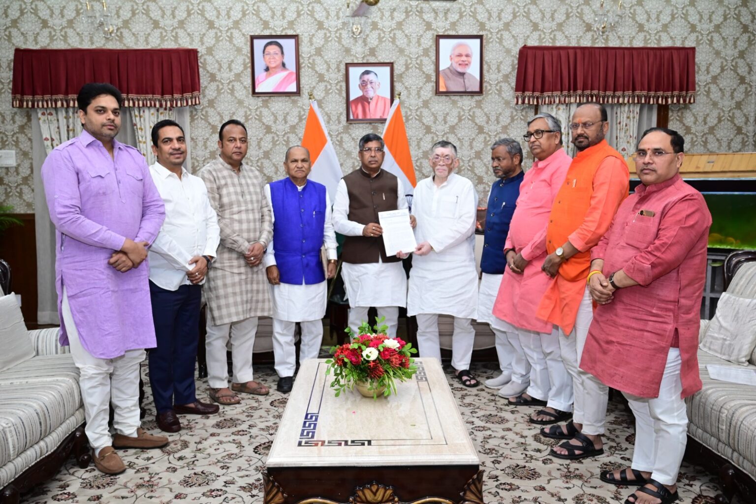 उत्पाद सिपाही परीक्षा की हो सीबीआई जांच, भाजपा ने राज्यपाल को सौंपा ज्ञापन