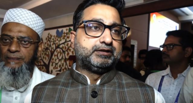 योगी के बयान को मुस्लिम धर्मगुरु ने किया समर्थन, बोले- सार्वजनिक जगहों पर नमाज अदा करना सही नहीं