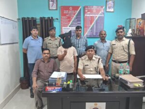 आरपीएफ ने बच्चे के गले से छीना गया सोने का लॉकेट किया बरामद, युवक गिरफ्तार