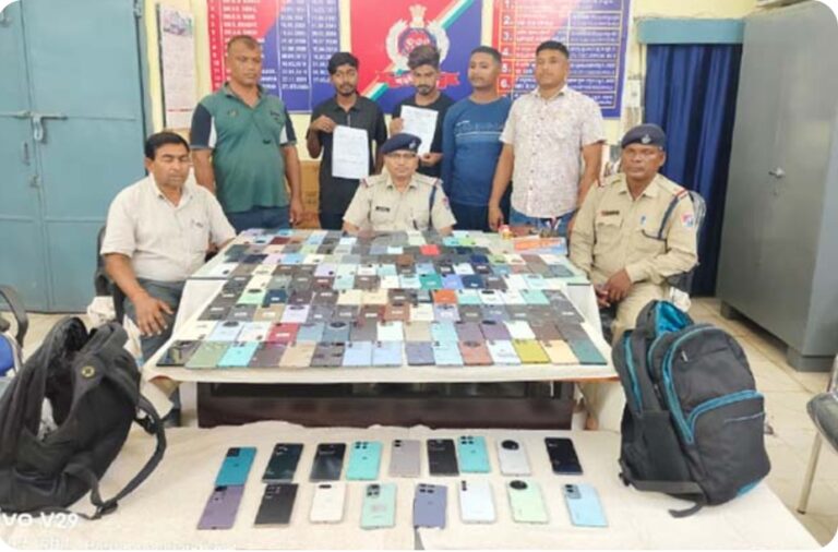 साहिबगंज में वनांचल एक्सप्रेस से 58 लाख के 174 मोबाइल के साथ दो गिरफ्तार