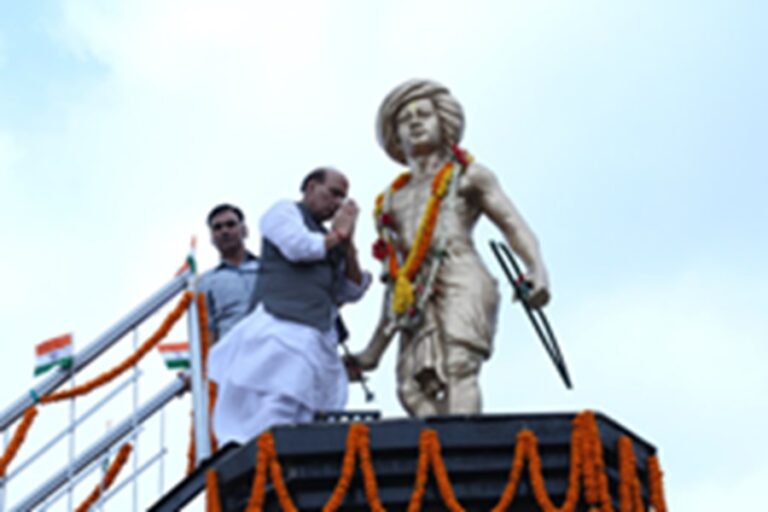 केंद्रीय गृह मंत्री अमित शाह सहित अन्य नेताओं ने बलिदान दिवस पर भगवान बिरसा मुंडा को दी श्रद्धांजलि