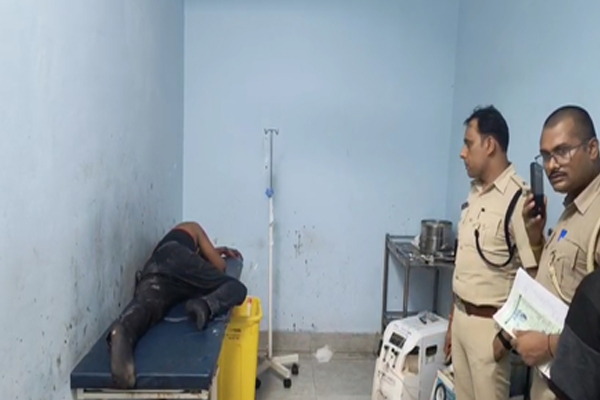 गोपालगंज में शराब तस्करों से पुलिस की मुठभेड़; एक बदमाश के जबड़े में लगी गोली, दारोगा भी घायल