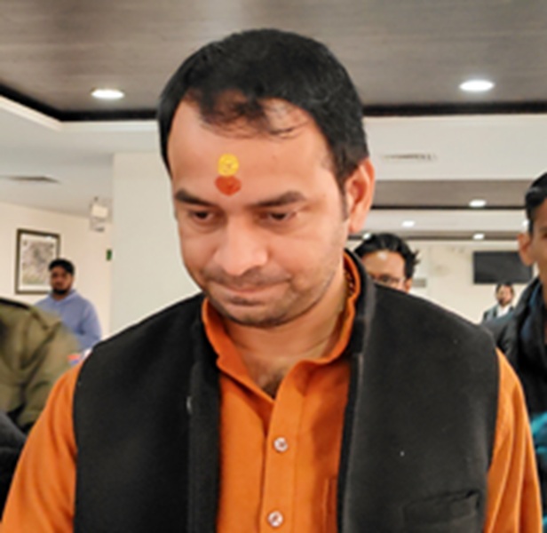 पूर्व मंत्री तेज प्रताप यादव ने पीए मोतिलाल पर लगाए चोरी के आरोप : घर से 20 लाख नकद, सोना और महंगे गैजेट्स गायब