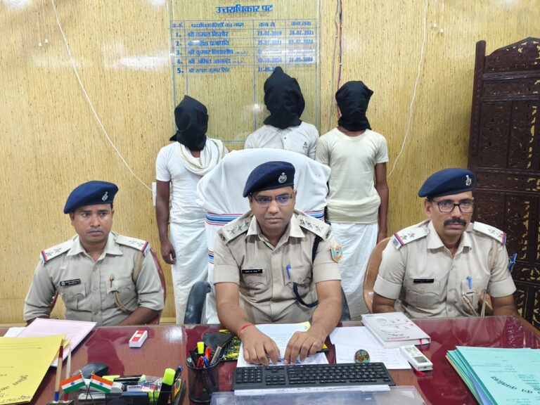 हजारीबाग में साधु के भेष में ठगी करने वाले तीन गिरफ्तार