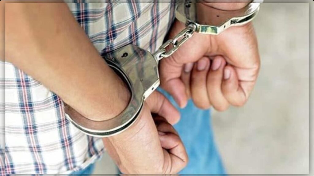 सांसद कार्यालय में चोरी का आरोपी गिरफ्तार, पिस्टल और 35 गोलियां बरामद