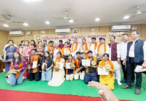 टॉपर्स को मिला सम्मान