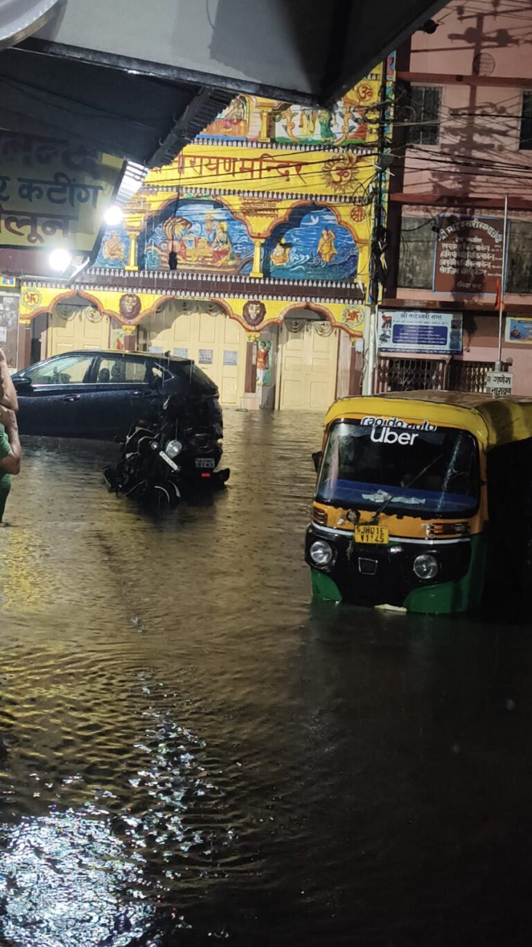 रांची में जल जमाव से जनता-व्यापारी त्रस्त, नगर निगम के अधिकारी मस्त : चेंबर