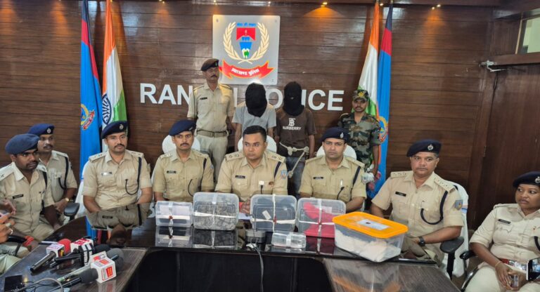 रांची आरएसएस कार्यालय पर पेट्रोल बम से हमले मामले में सैफ अंसारी, अमन अंसारी उर्फ गोलू और सायम सुजान गिरफ्तार