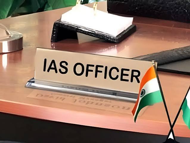 बिहार में 21 आईएएस अधिकारियों का तबादला, पटना समेत 11 जिलों के जिलाधिकारी बदले गए