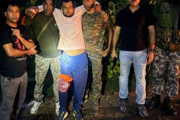 हजारीबाग में कुख्यात गैंगस्टर प्रिंस खान गैंग के साथ पुलिस की मुठभेड़, एक अपराधी घायल