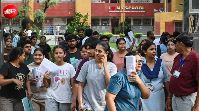 NEET पेपर लीक में शुरू हुआ एक्शन… 4 राज्यों में बनेंगे फास्ट ट्रैक कोर्ट