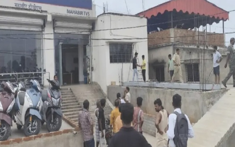 जमशेदपुर : टीवीएस शोरूम में लाखों की चोरी, सीसीटीवी का डीवीआर ले उड़े चोर