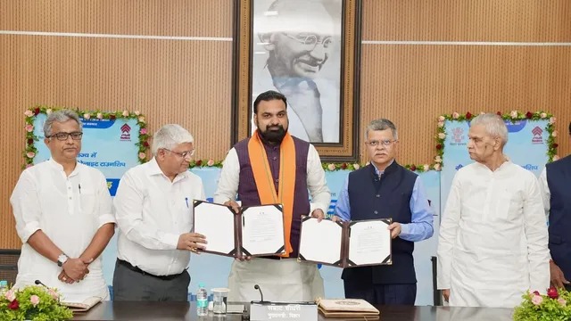 बिहार में तीन लाख एकड़ से अधिक क्षेत्र में बसेंगे आधुनिक शहर, 12 नए सैटेलाइट टाउनशिप के लिए हुडको से 1 लाख करोड़ का करार