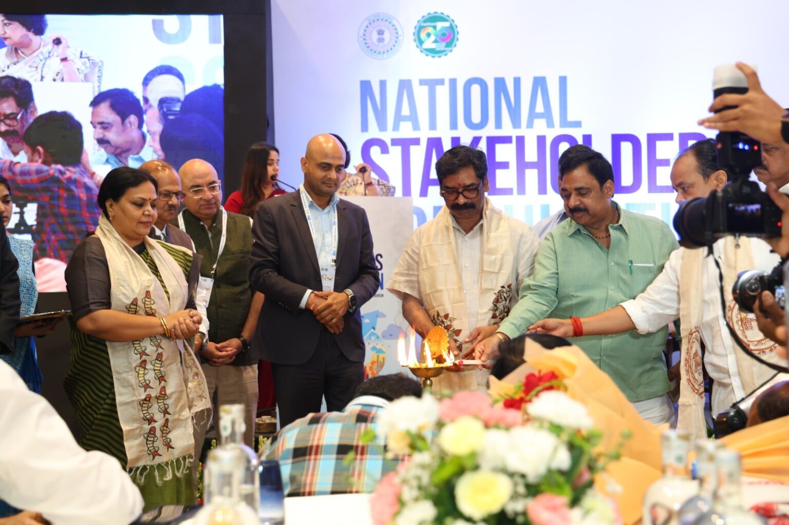 दिल्ली में हेमंत सोरेन ने किया नेशनल स्टेकहोल्डर्स कंसल्टेशन का शुभारंभ, बोले- झारखंड को बनाएंगे नवाचार और बौद्धिक पूंजी का केंद्र