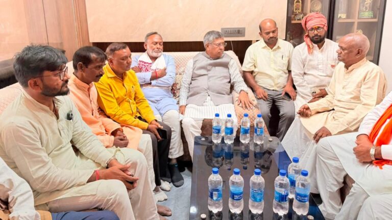 भाजपा प्रदेश अध्यक्ष आदित्य साहू ने पूर्व विधायक लोकनाथ महतो की पत्नी के निधन पर जताया शोक