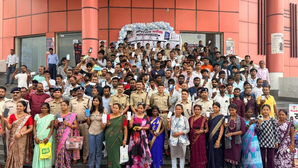 रामगढ़ में एसपी का आॅपरेशन भरोसा : चोरी और गुम हुआ 125 मोबाइल बरामद