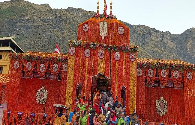 चढ़ावा हेराफेरी मामले में बदरीनाथ मंदिर के पूर्व अधिकारी राजेंद्र चौहान गिरफ्तार