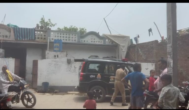 उत्तर प्रदेश के शिकोहाबाद में दिनदहाड़े मुठभेड़, दो बदमाश ढेर, एसओजी के दो जवान भी घायल