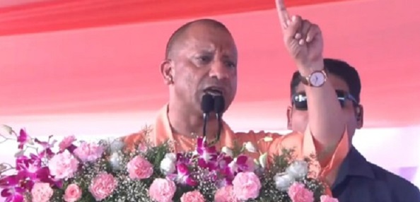 बेटी और व्यापारी की सुरक्षा से खिलवाड़ करने वालों की जगह जेल या जहन्नुम में , बुलंदशहर में गरजे योगी