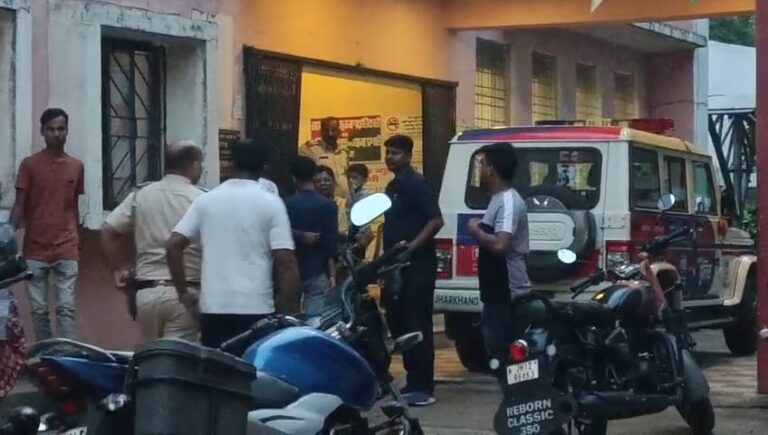 शादी का झांसा देकर यौन शोषण व दो लाख की ठगी का आरोपी कोडरमा से गिरफ्तार
