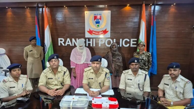 रांची में लग्जरी कारों से करता घर का रेकी, चोरी के पैसों से करता था समाजसेवा, प्रेमी-प्रेमिका के पास मिले 20 लाख कैश