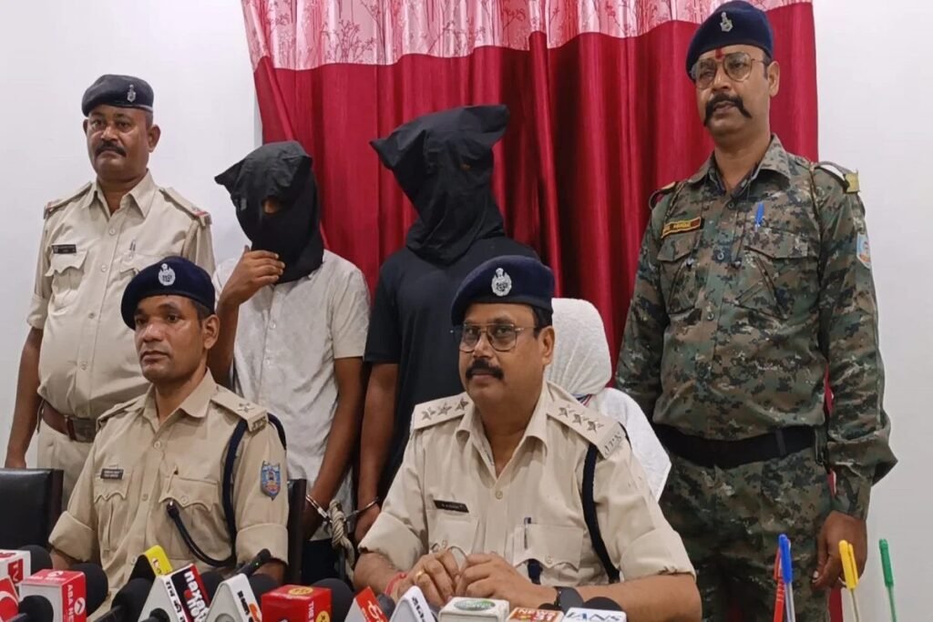 आरटीओ अधिकारी और डॉक्टर बनकर करते थे ठगी, गिरिडीह पुलिस के हत्थे चढ़ दो जालसाज