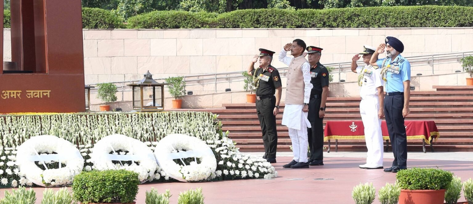 रक्षा राज्य मंत्री संजय सेठ ने कारगिल के वीर सपूतों को दी श्रद्धांजलि