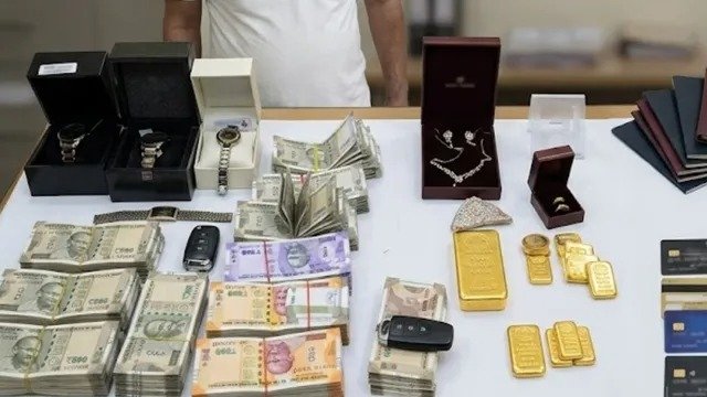 आधा किलो सोना, 9 लाख कैश व करोड़ों की संपत्ति जब्त, बिहार में कार्यपालक अभियंता के छह ठिकानों पर ईओयू की रेड