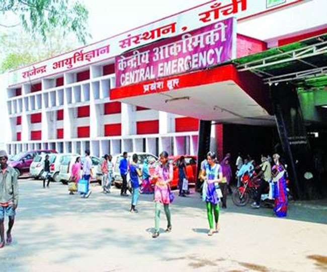 रिम्स में मरीज की मौत पर बवाल, जूनियर डॉक्टरों और परिजनों के बीच हुई मारपीट