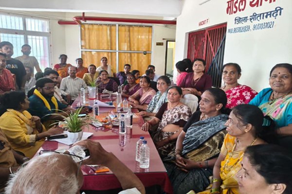 नेपाल में फंसे महाराष्ट्र के 106 तीर्थयात्री सुरक्षित नागपुर रवाना, बिहार सरकार की पहल से हुई वापसी