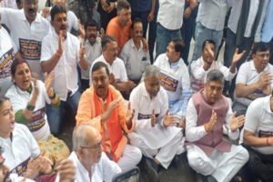 बाबूलाल मरांडी ने आठ घंटे में 20 सोशल मीडिया पोस्ट किए, तीन बार फेसबुक लाइव, बोले- यह छात्रों की अगस्त क्रांति