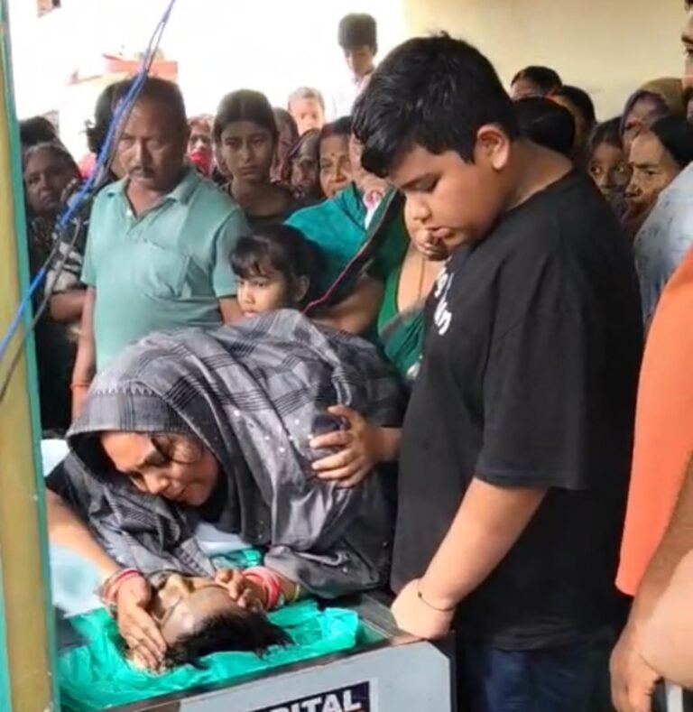 झारखंड के कुख्यात गैंगस्टर सुजीत सिन्हा का अंतिम संस्कार, पत्नी की मौजूदगी में बेटे ने दी मुखाग्नि