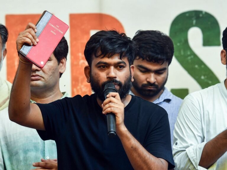 कॉकरोच जनता पार्टी के संस्थापक दीपके आएंगे झारखंड, छात्रों के आंदोलन में होंगे शामिल