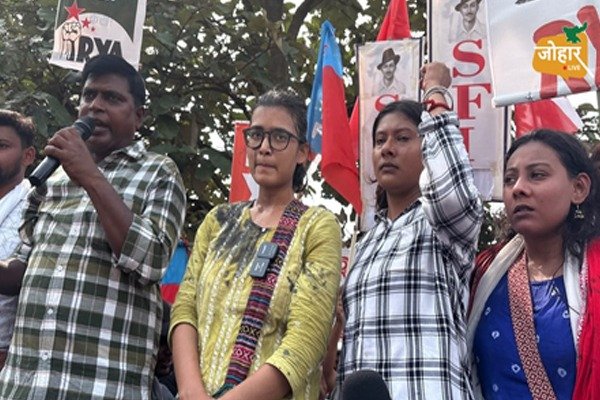 रांची में छात्र आंदोलन के दौरान बवाल, नेहा बोरा पर फेंकी गई स्याही