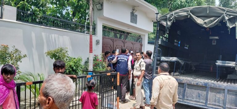 बिहार में डीपीओ अजीत अमर के मकान से 40 लाख के आभूषण बरामद