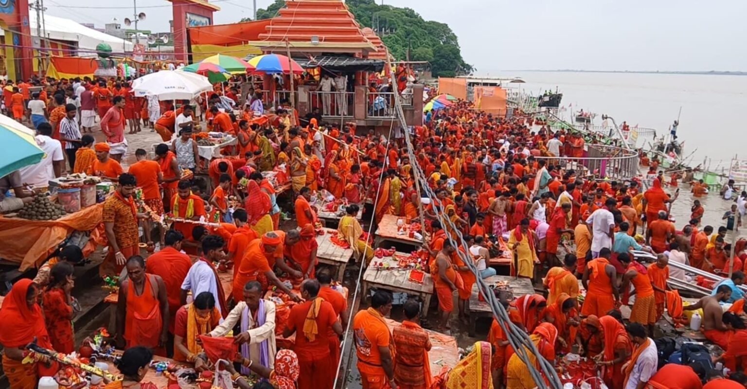 दूसरी सोमवारी को लेकर सुल्तानगंज में उमड़ा जनसैलाब, एक लाख डाक बम समेत हजारों कांवरियों ने भरी हुंकार
