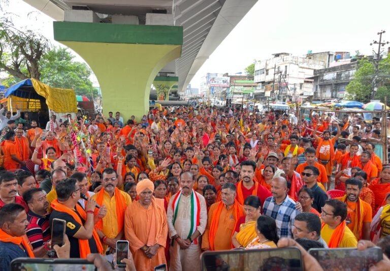 रघुवर दास ने 1000 कांवरियों को सुल्तानगंज के लिए किया रवाना