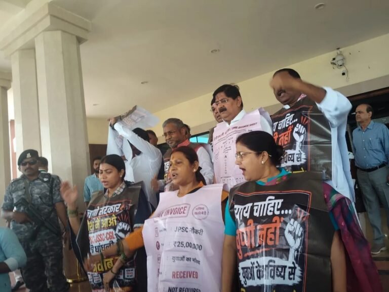 जेपीएससी-जेएसएससी मामले पर विधानसभा में जोरदार हंगामा, कार्यवाही अनिश्चितकाल के लिए स्थगित