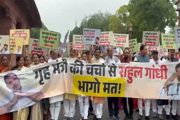डरो मत, सदन में आकर गृह मंत्री का जवाब सुनो और झारखंड छात्र आंदोलन पर दो जवाब, एनडीए सांसदों ने राहुल गांधी को घेरा